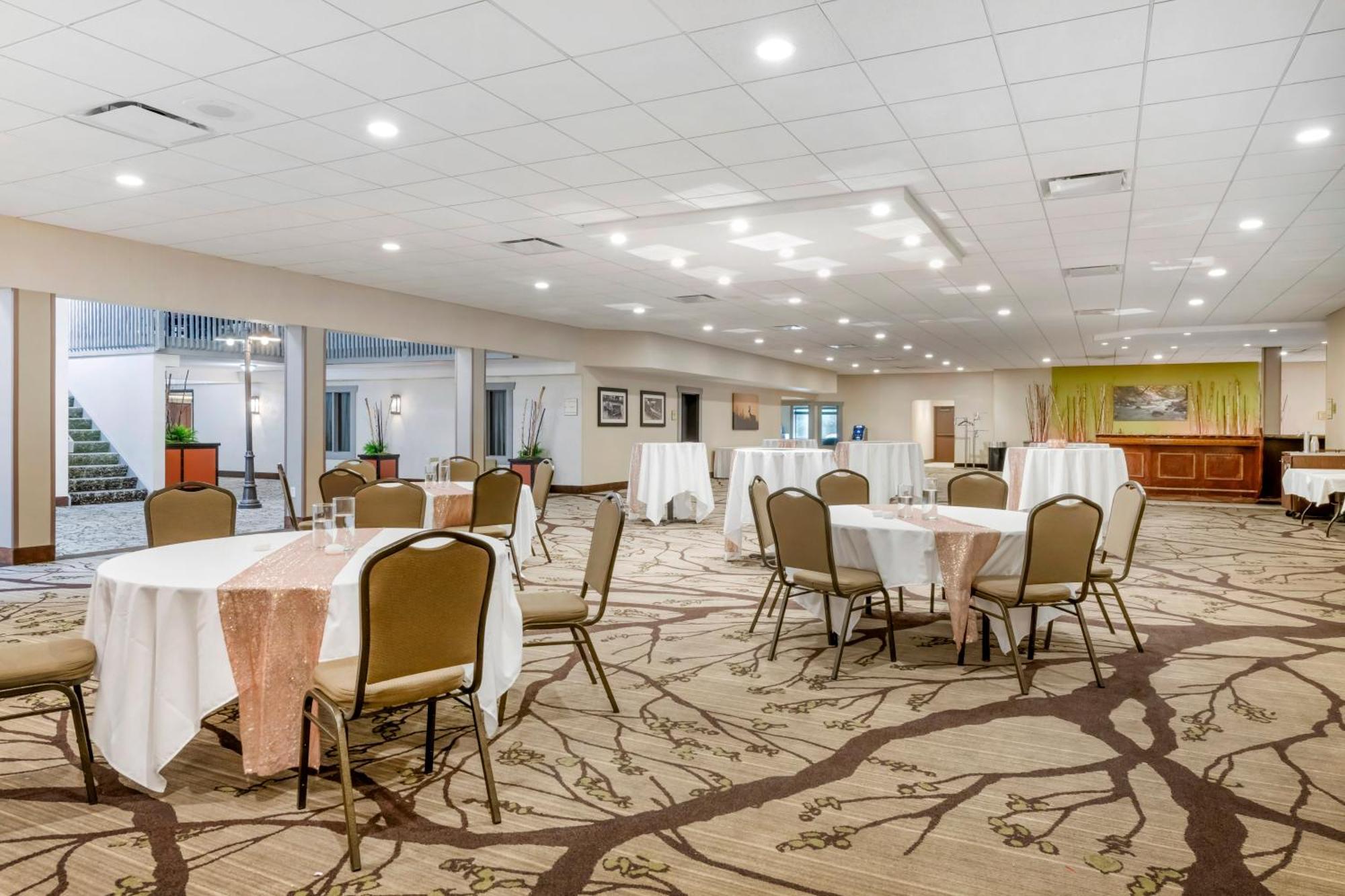 Best Western Plus New Ulm Екстериор снимка
