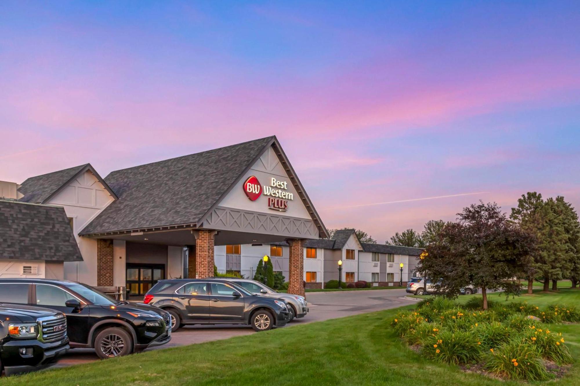 Best Western Plus New Ulm Екстериор снимка