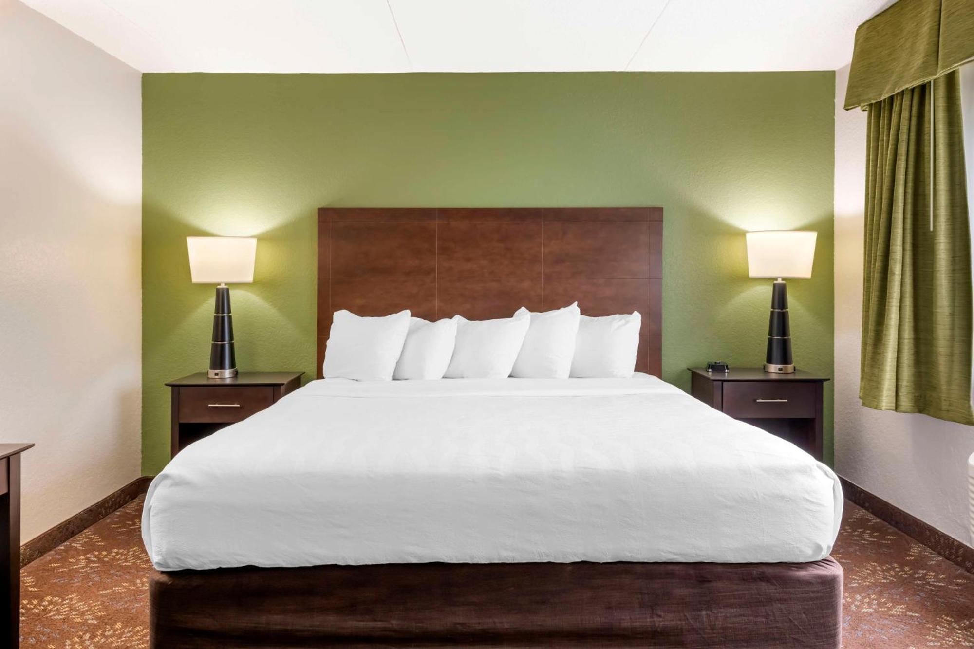 Best Western Plus New Ulm Екстериор снимка